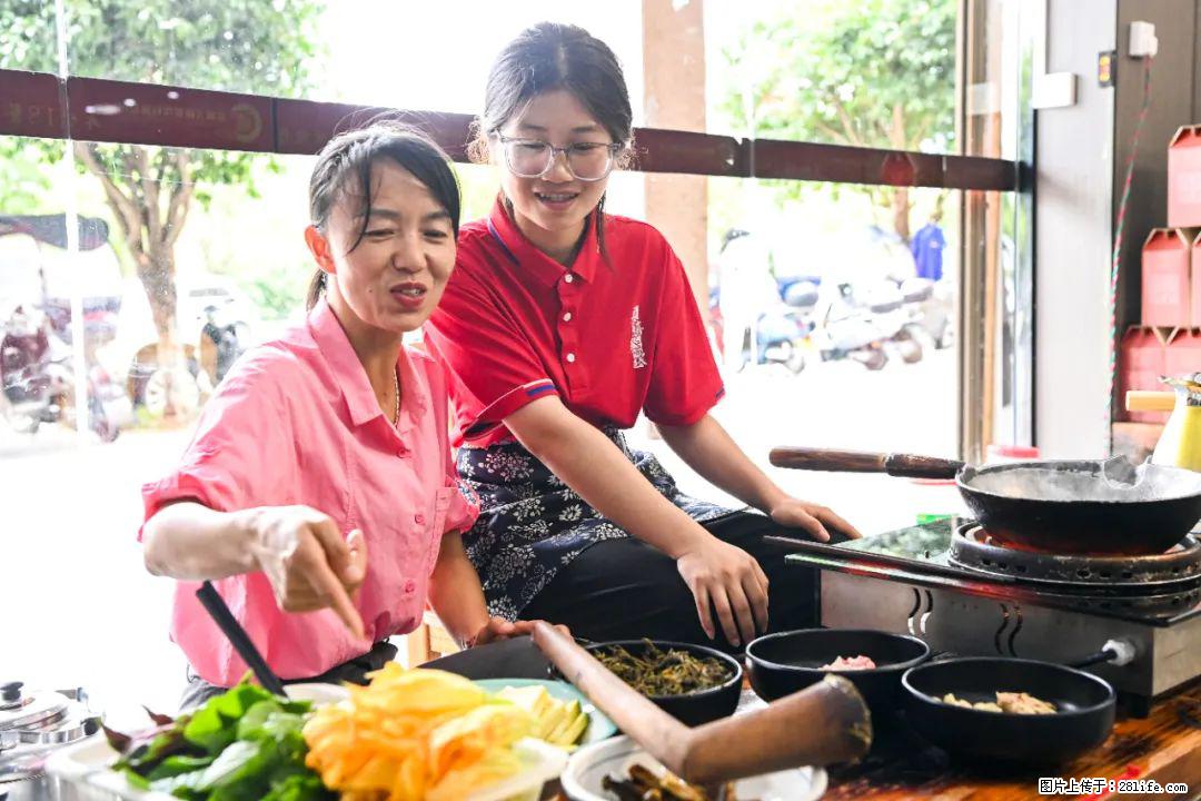 全网追的“扁担女孩”，找了一份暑假工，时薪12元 - 长沙生活资讯 - 长沙28生活网 cs.28life.net